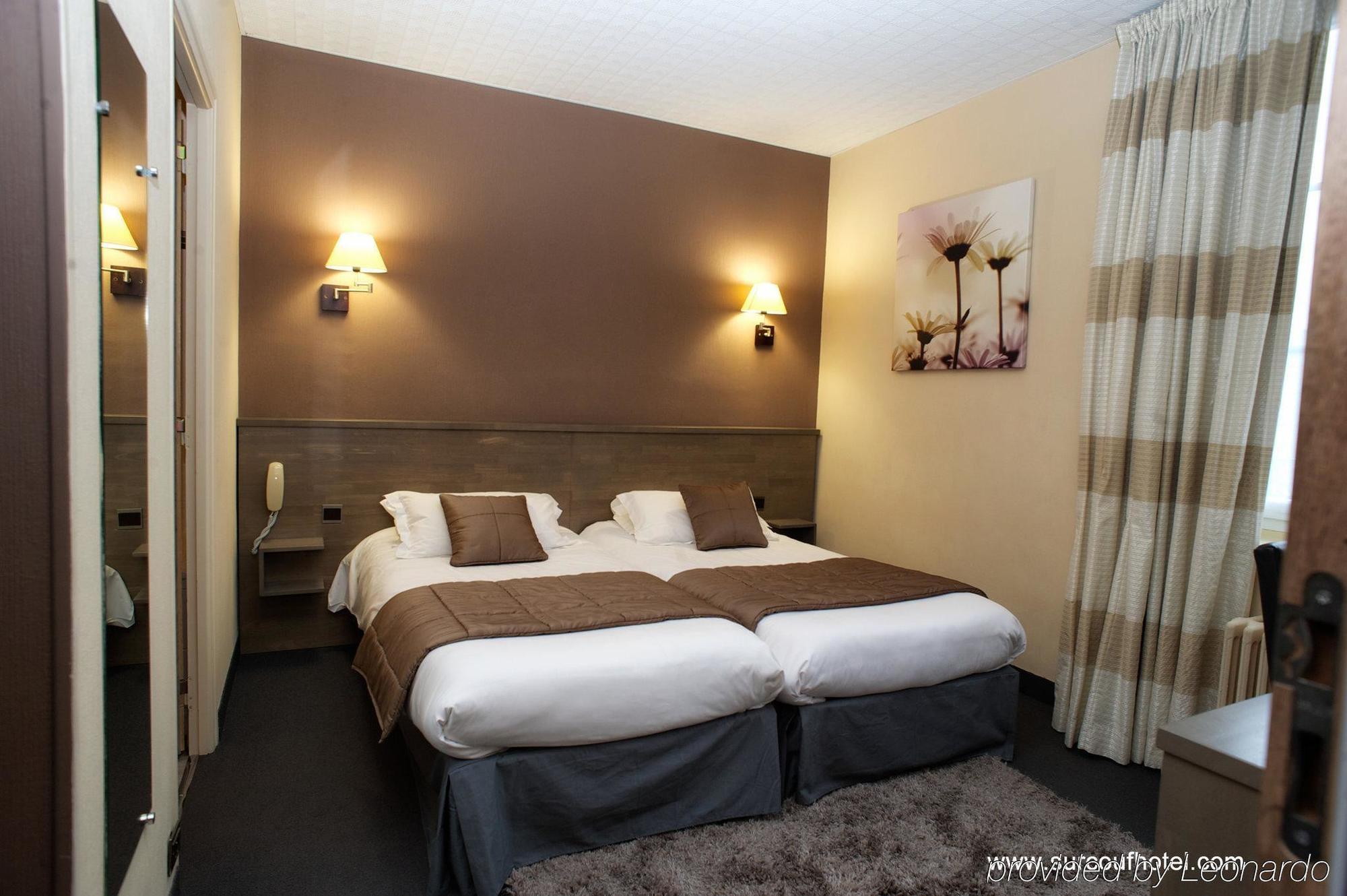 סן מלו Brit Hotel Le Surcouf מראה חיצוני תמונה